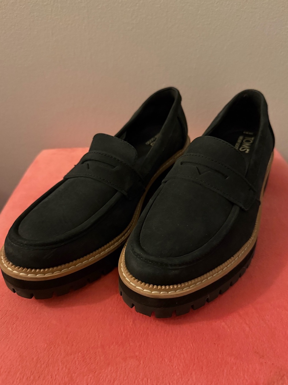 TOMS | Cara Black Leather Lug Sole Penny Loafers Platform | Women’s 9 | EUC